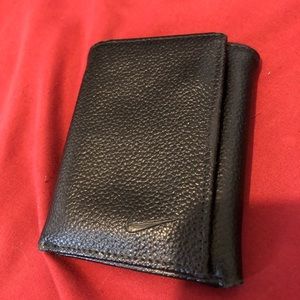 Men’s Nike Tri-fold Genuine Leather Wallet